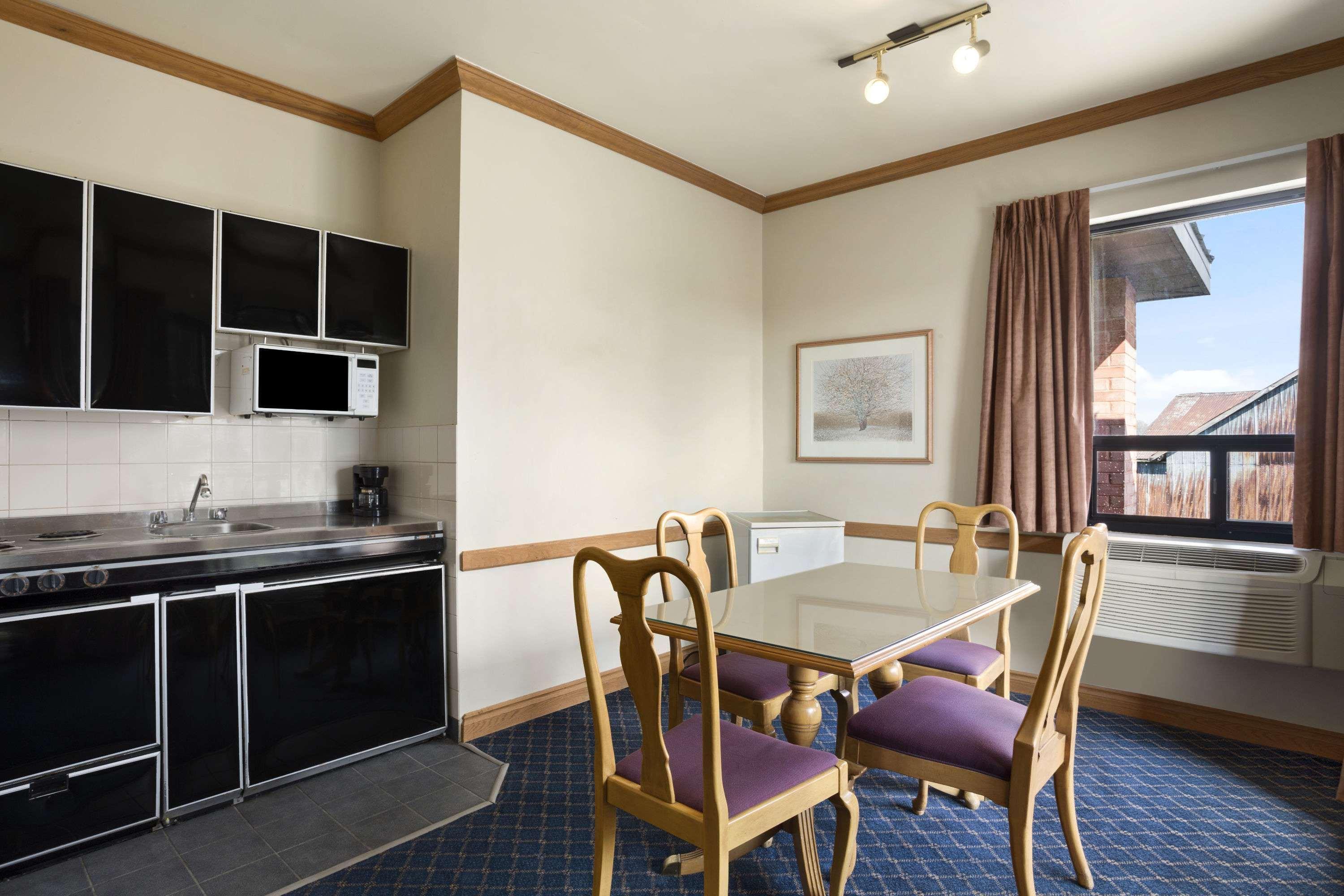 Travelodge By Wyndham Chatham Exteriér fotografie
