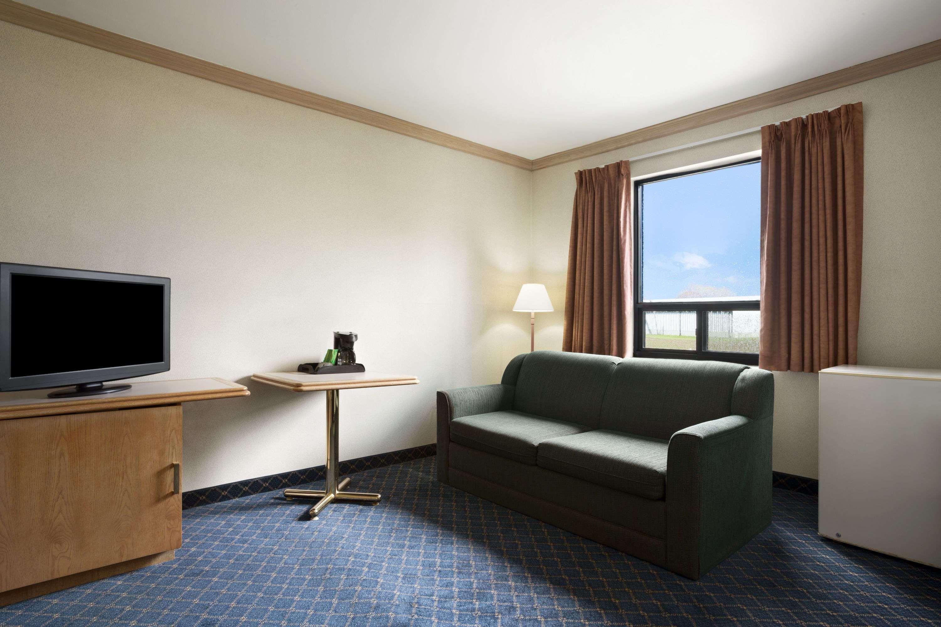 Travelodge By Wyndham Chatham Exteriér fotografie